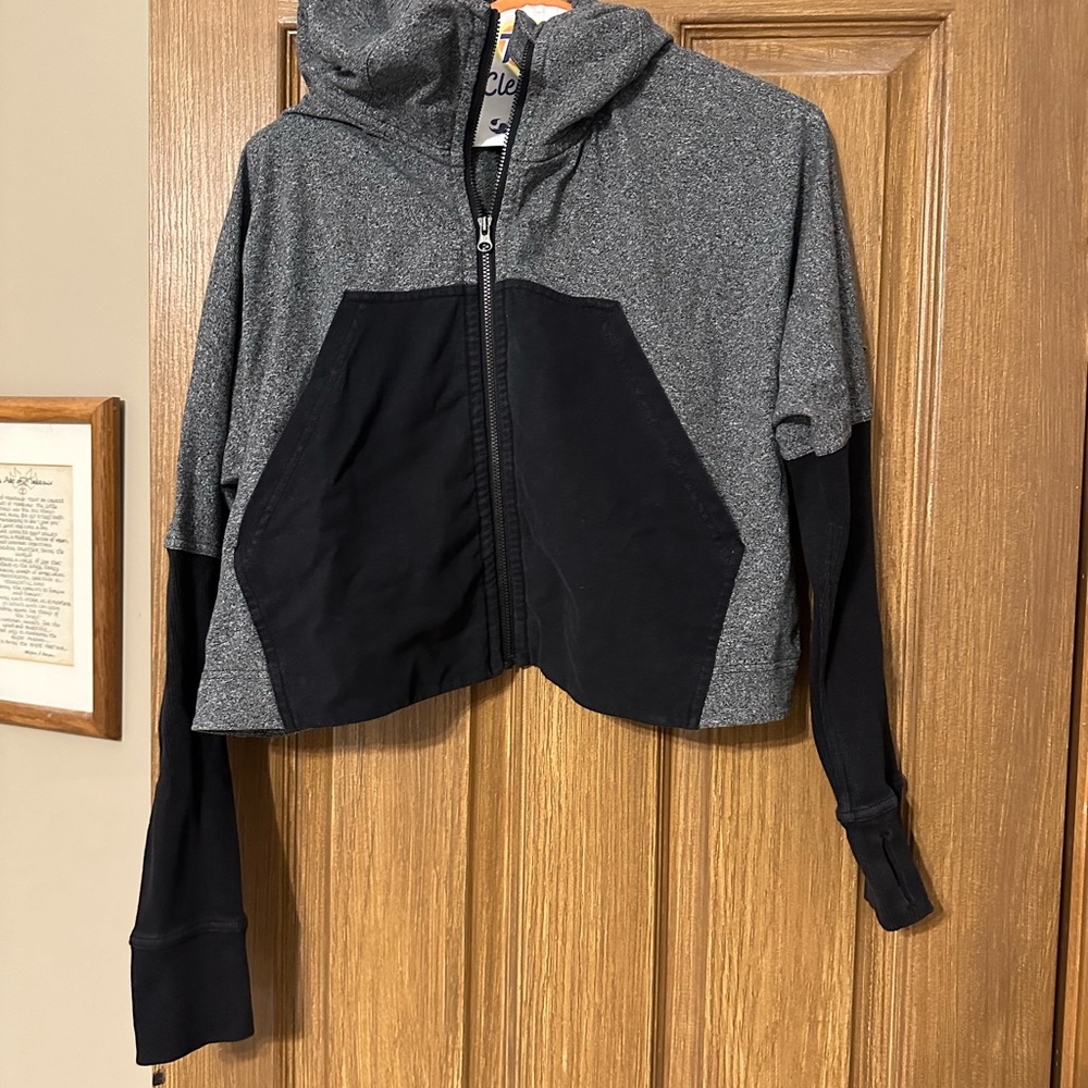 Lululemon Gray and Black Cropped Jacket